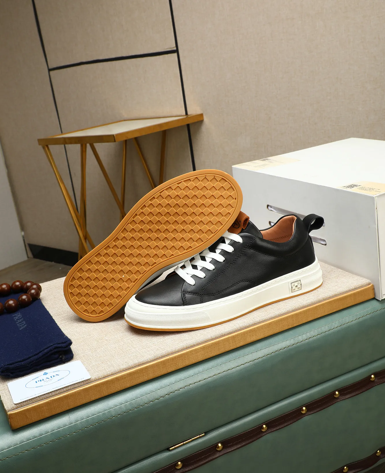 Men's men's shoes 💰420 high-end version. PRADA (Prada) men's casual style, compare the quality at the counter 🧚🏿♂️Imported cowhide fabric 🐎Water-dyed comfortable and soft cowhide lining for feet 🐂Genuine leather outsole with label 🎉 Size 38-44. Can be customized for 45💥🏆